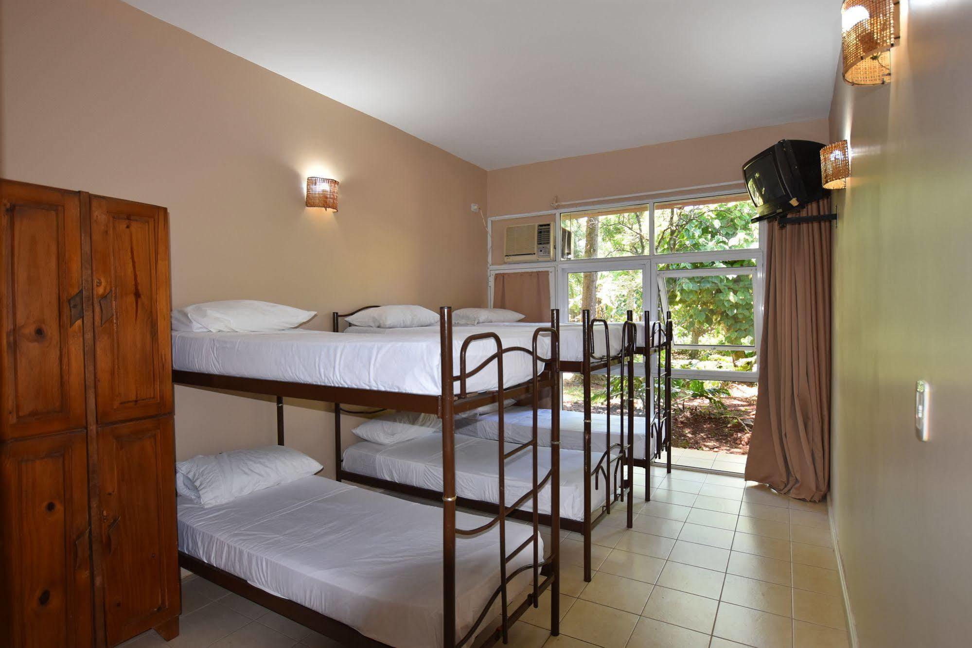 Iguazu Inn Hostel Puerto Iguazú Dış mekan fotoğraf