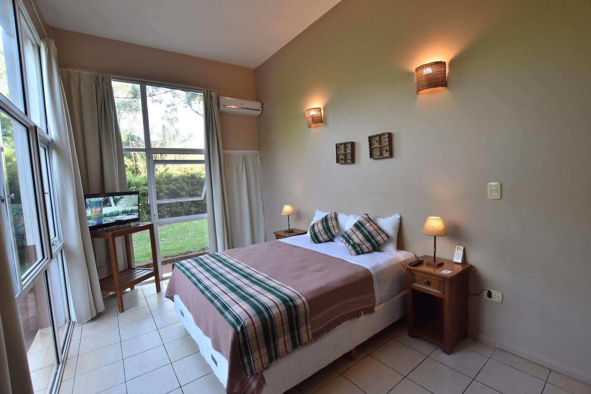 Iguazu Inn Hostel Puerto Iguazú Dış mekan fotoğraf